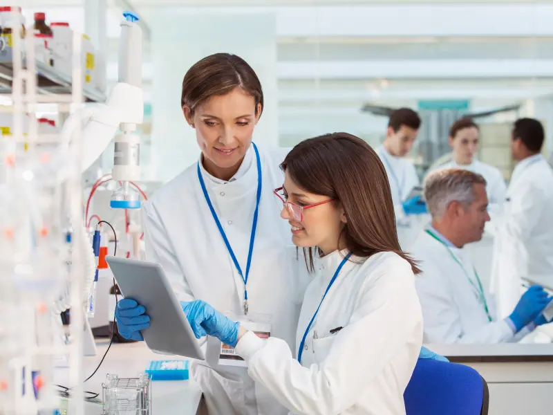 Alternative biomarkers for assessing response to treatment in patients with LN 